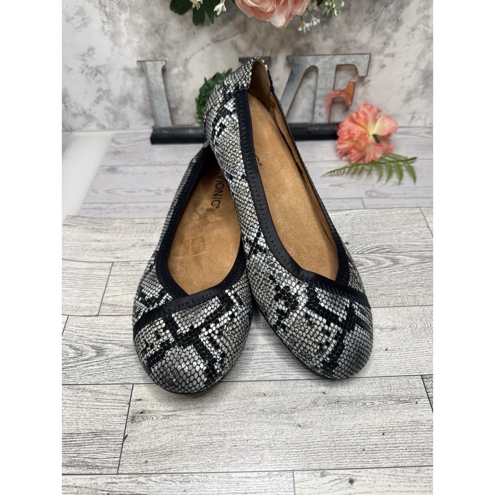Vionic Caroll Ballet Leather‎ Flat Black Gray Snakeskin Sz 6.5 Wide Slip On NWOT